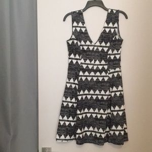 V-neck cotton dress